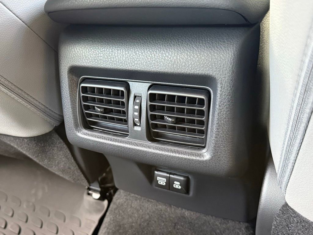 Used 2025 Toyota Camry SE FWD image 45