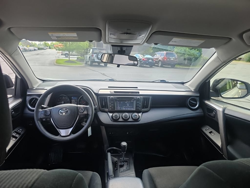 Used 2018 Toyota RAV4 LE w/ All Weather Liner Package FWD image 25