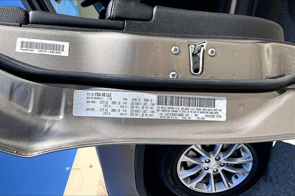 Used 2019 Jeep Cherokee Latitude w/ Cold Weather Group image 35