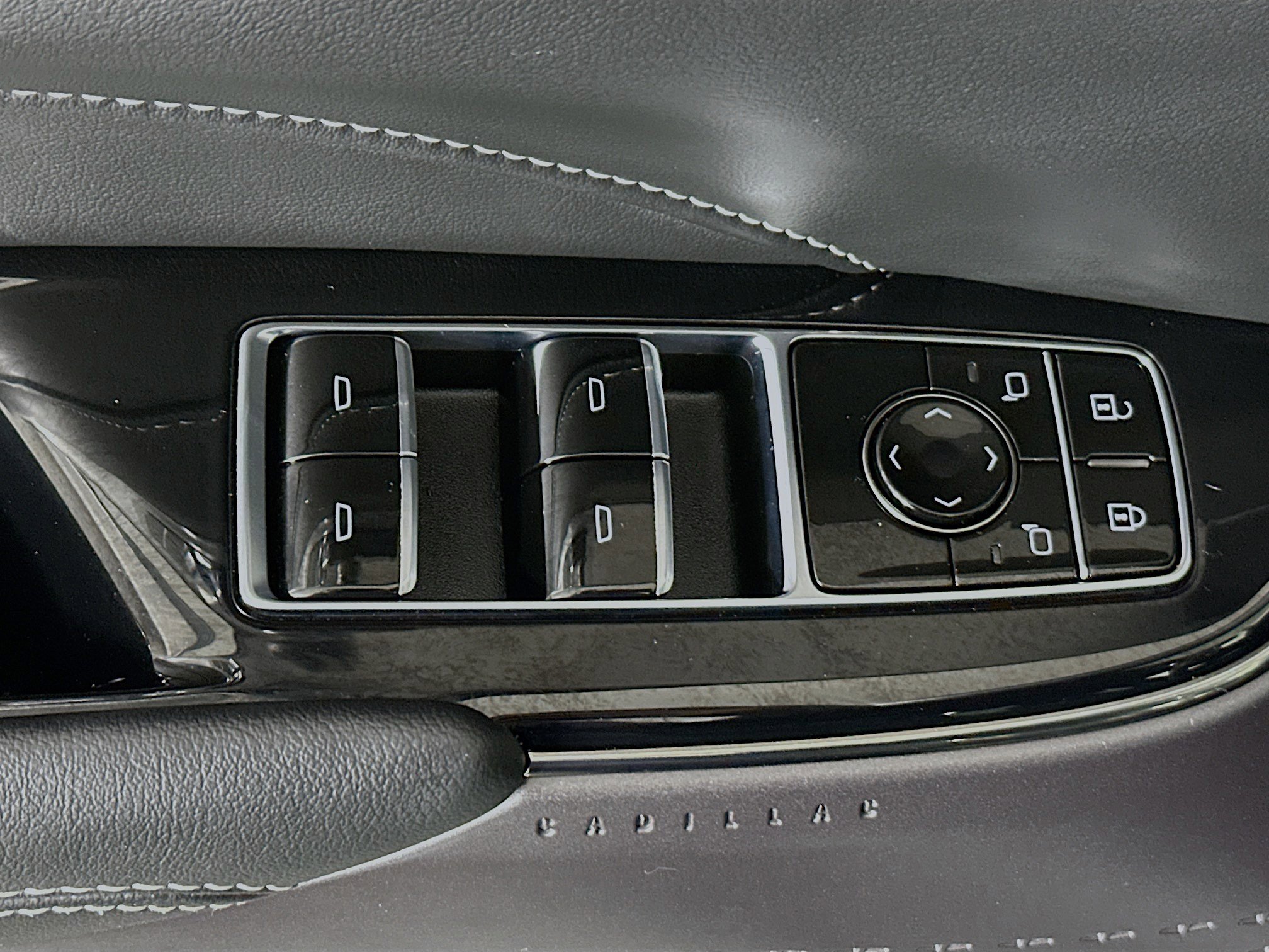 Used 2024 Cadillac Lyriq Tech image 14