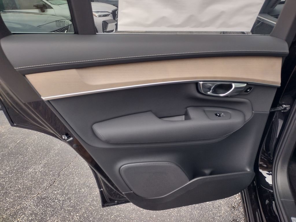 New 2026 Volvo XC90 B6 Plus w/ Protection Package AWD/4WD image 19