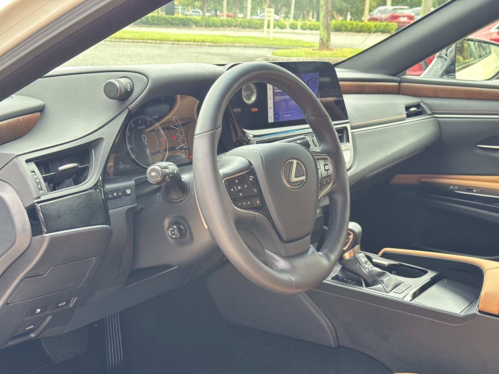Used 2024 Lexus ES 350 w/ Premium Package FWD image 24