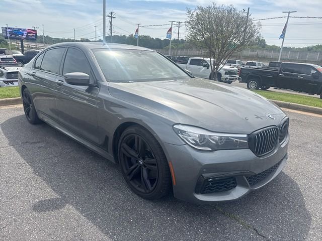 Used 2017 BMW 740i image 3