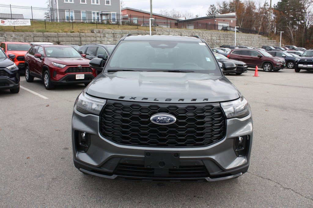 New 2026 Ford Explorer ST-Line w/ ST-Line Street Pack image 3