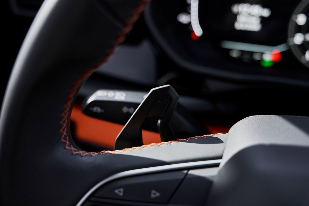 Used 2025 Lamborghini Urus SE image 60