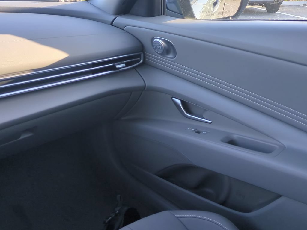 New 2026 Hyundai Elantra Sport FWD image 18