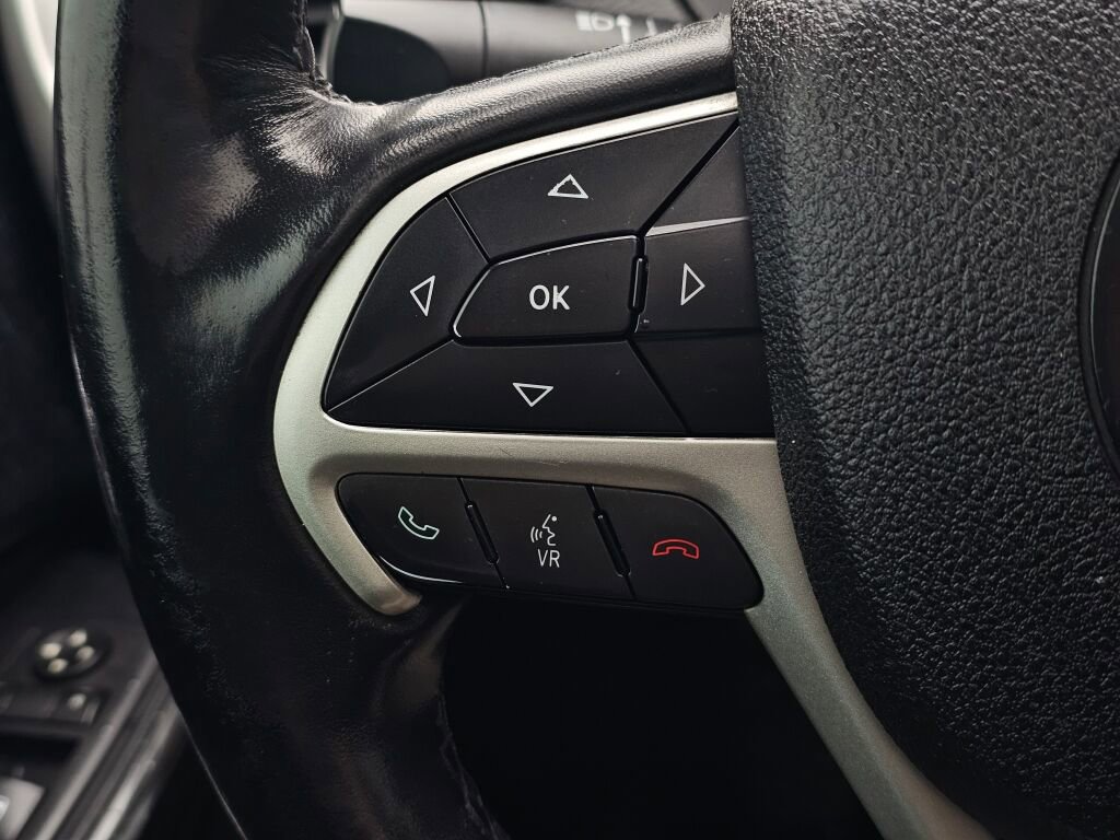 Used 2016 Jeep Cherokee Trailhawk w/ Leather Interior Group image 26