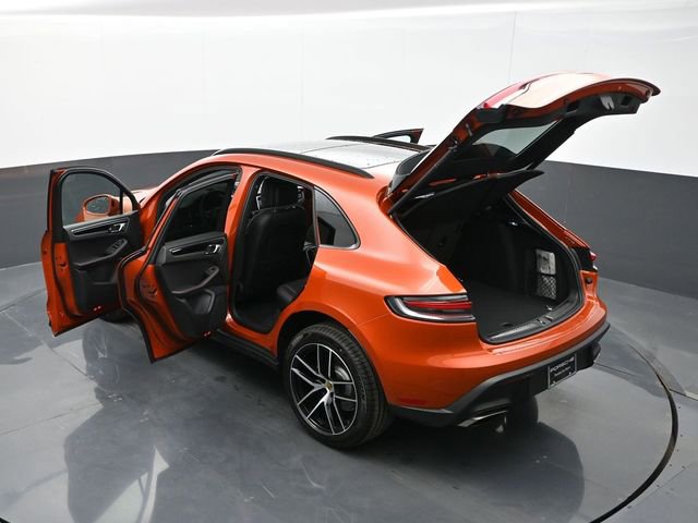 Certified 2025 Porsche Macan image 29