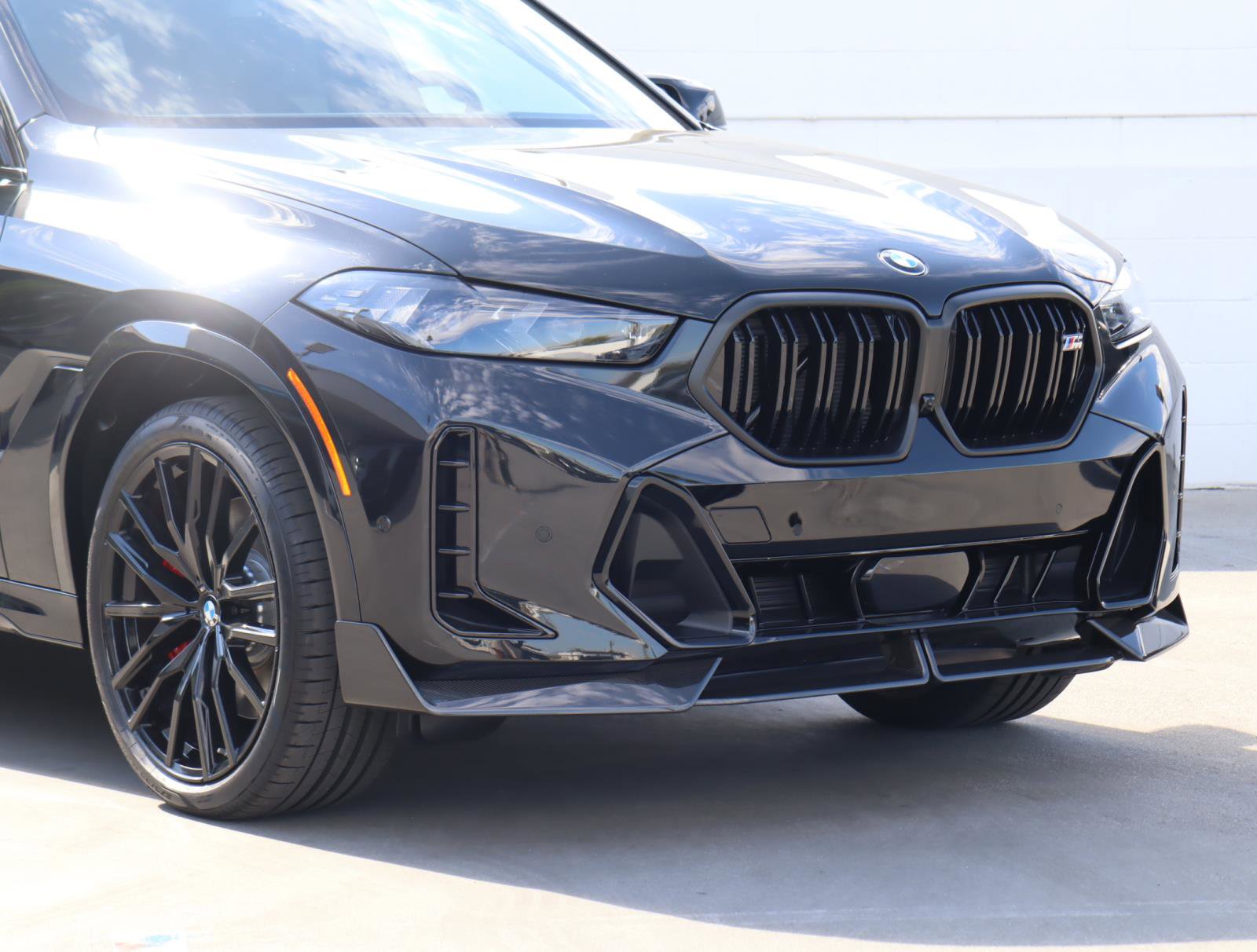 New 2026 BMW X6 M60i image 2
