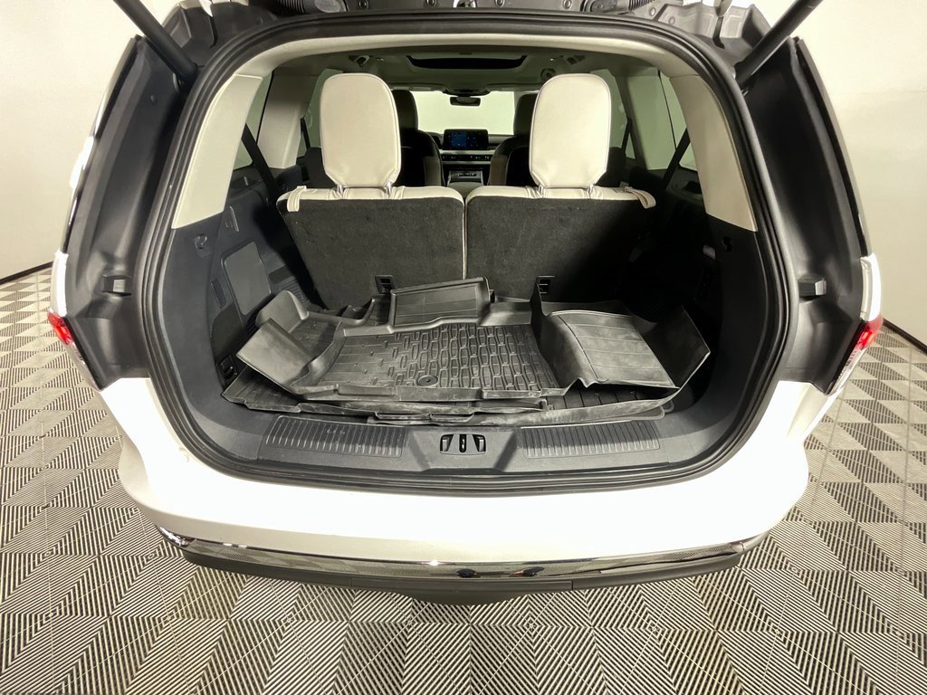 Used 2025 Lincoln Aviator 2WD w/ Equipment Group 101A image 29