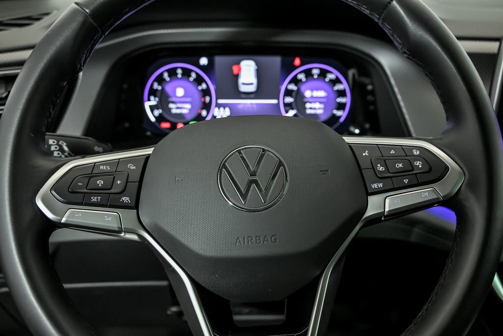 Certified 2025 Volkswagen Atlas Peak Edition SE AWD/4WD image 13