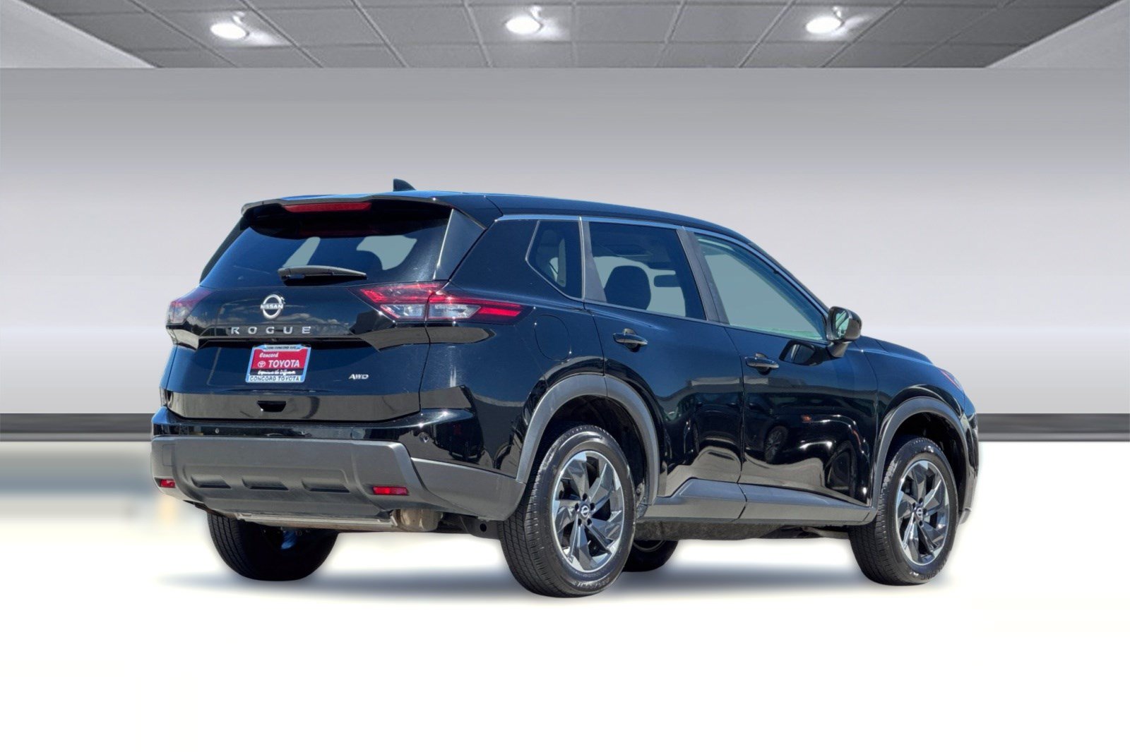 Used 2025 Nissan Rogue SV AWD/4WD image 9
