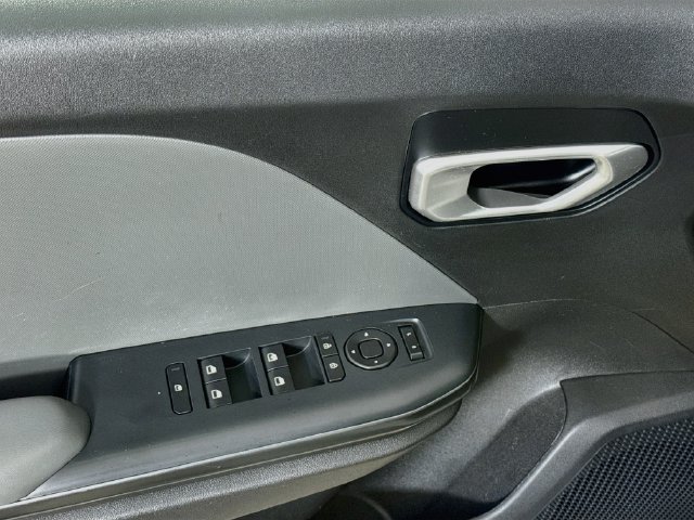 Used 2025 Kia K4 FWD image 23