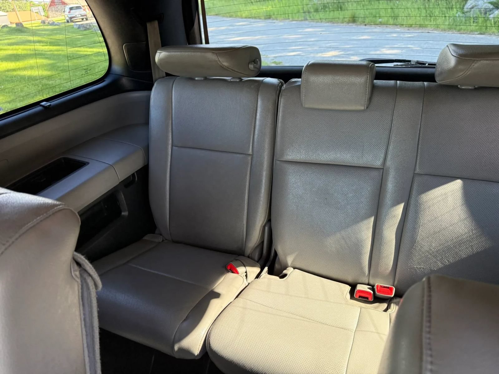 Used 2014 Toyota Sequoia Platinum AWD/4WD image 14