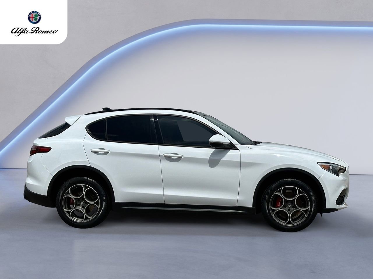 Used 2023 Alfa Romeo Stelvio Sprint image 4