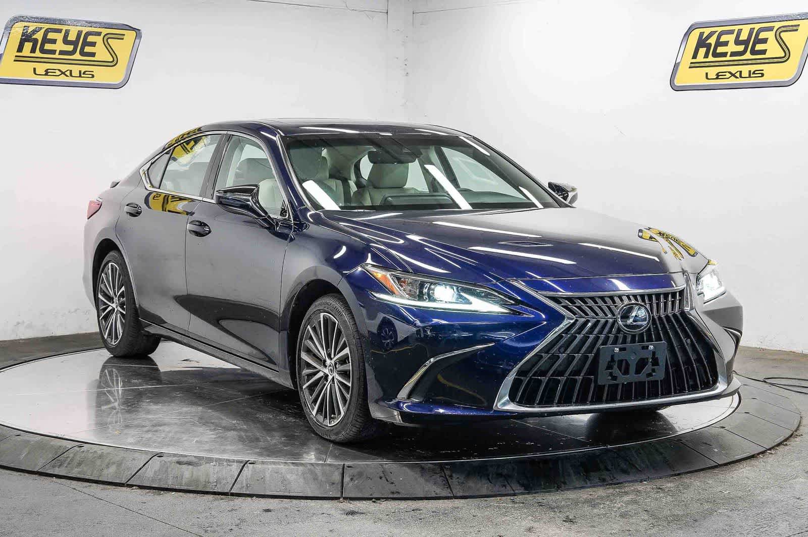Used 2025 Lexus ES 300h w/ Premium Package FWD image 5