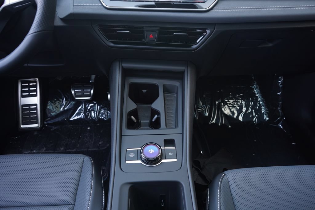 New 2026 Volkswagen Tiguan SE R-Line FWD image 12