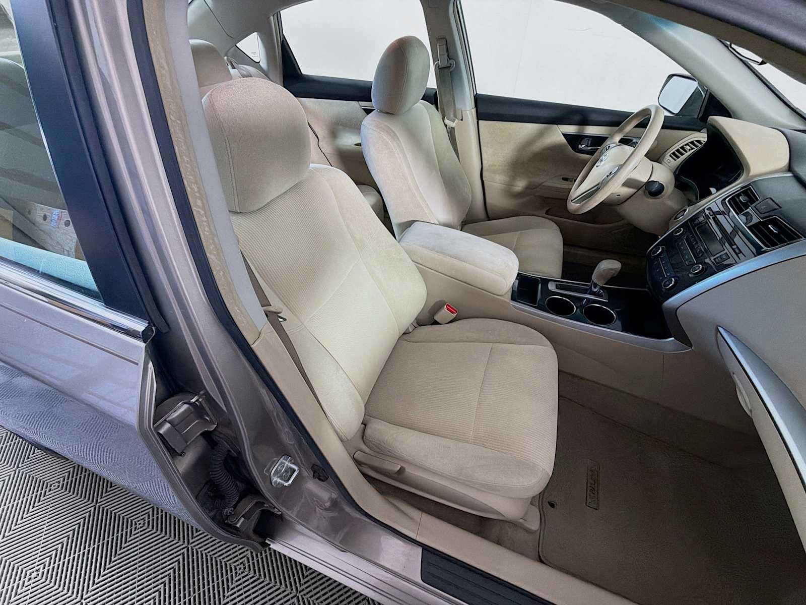 Used 2013 Nissan Altima 2.5 S FWD image 23