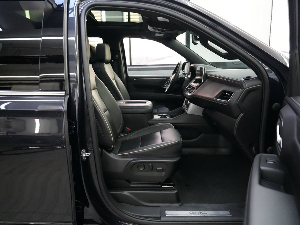 Used 2023 GMC Yukon SLT w/ SLT Premium Package AWD/4WD image 38