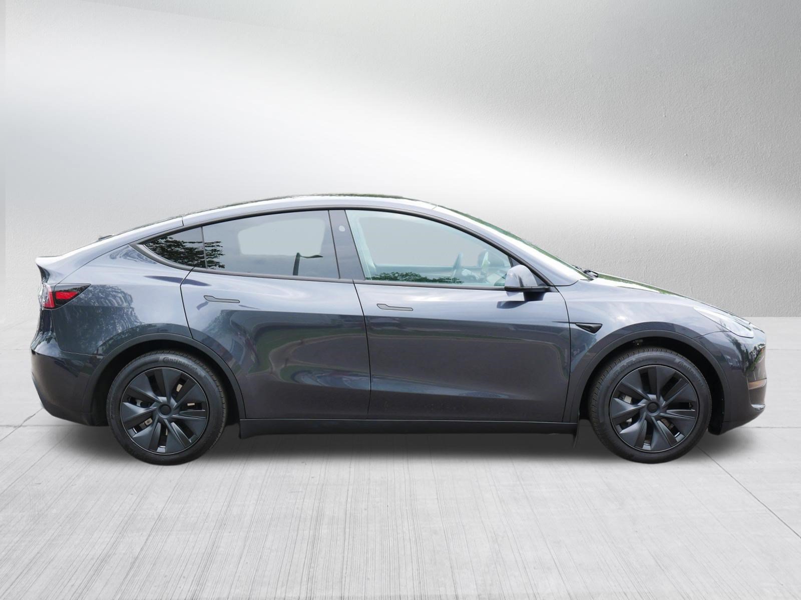 Used 2025 Tesla Model Y Long Range AWD/4WD image 8