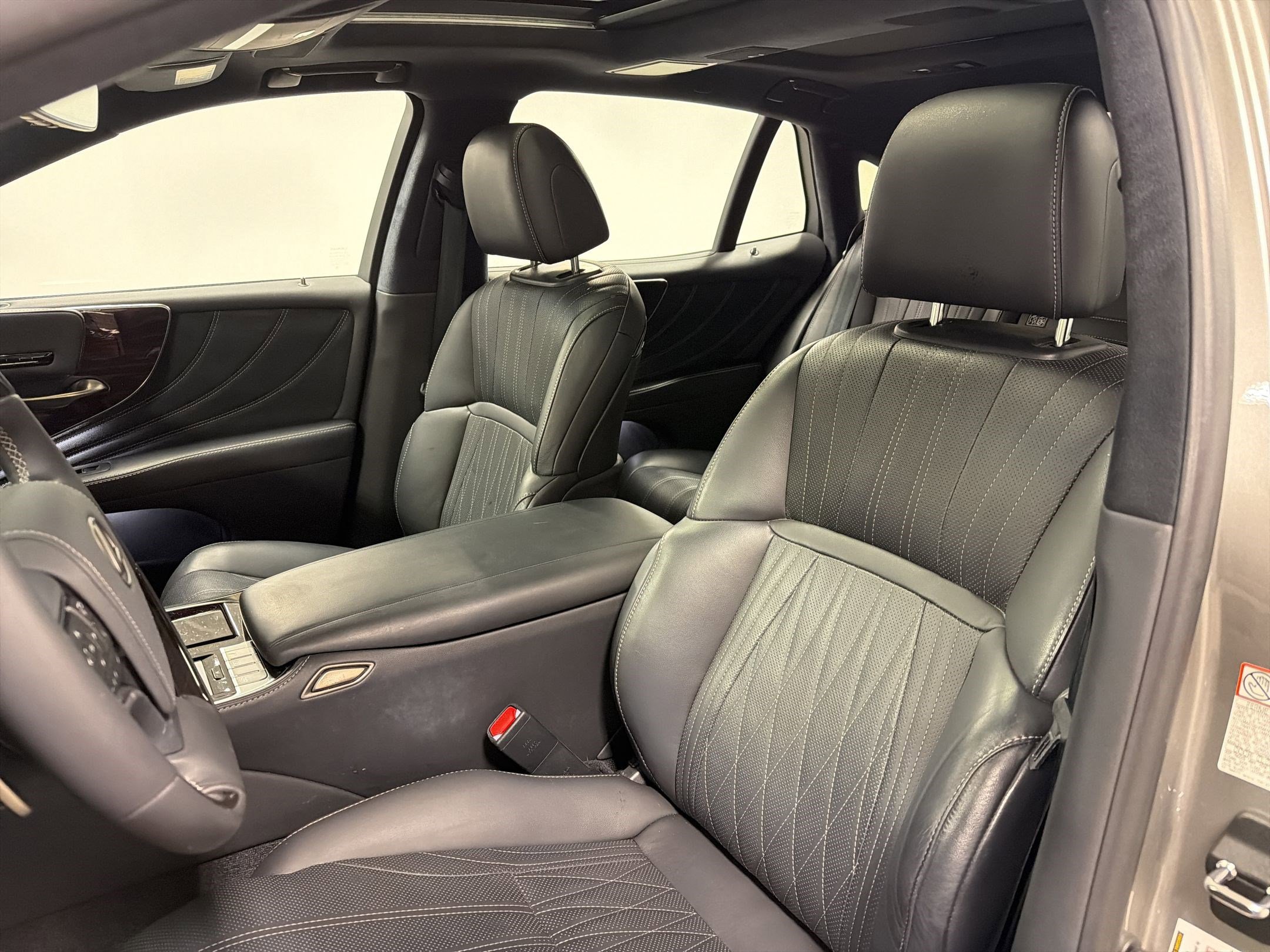 Used 2019 Lexus LS 500 w/ Interior Upgrade Package image 5