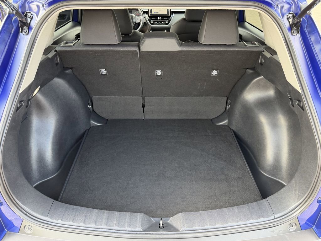 Used 2025 Toyota Corolla Cross LE FWD image 29