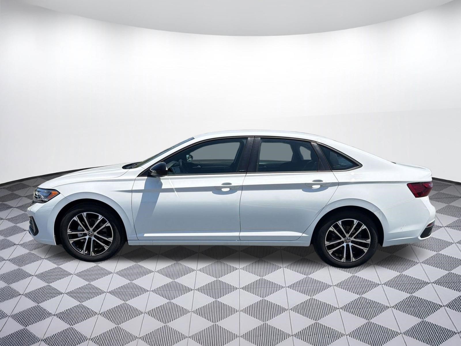 Certified 2024 Volkswagen Jetta Sport FWD image 2