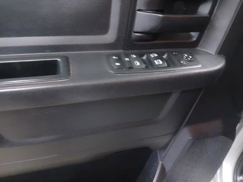 Used 2016 RAM 2500 Tradesman w/ Chrome Appearance Group image 16