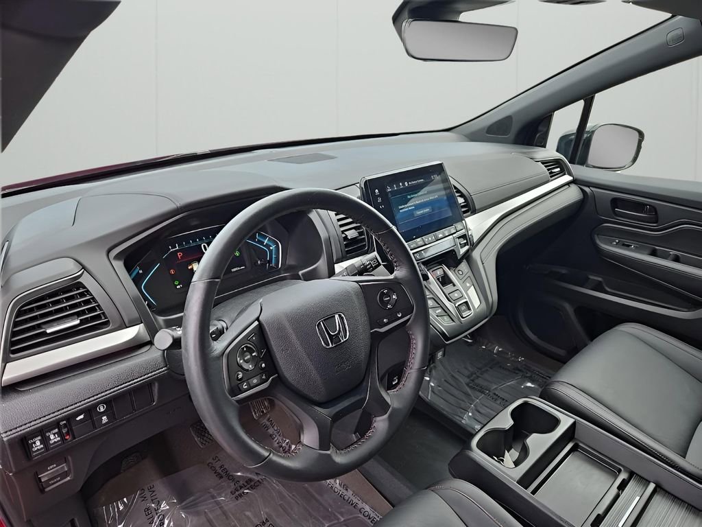 Used 2024 Honda Odyssey Sport image 11
