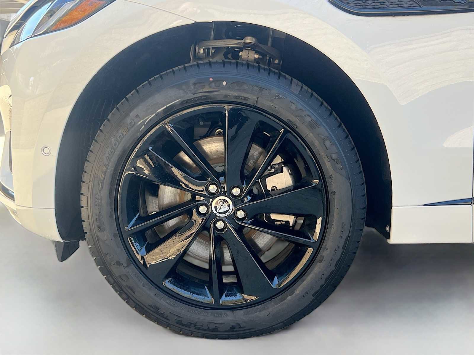 New 2026 Jaguar F-PACE R-Dynamic S image 6