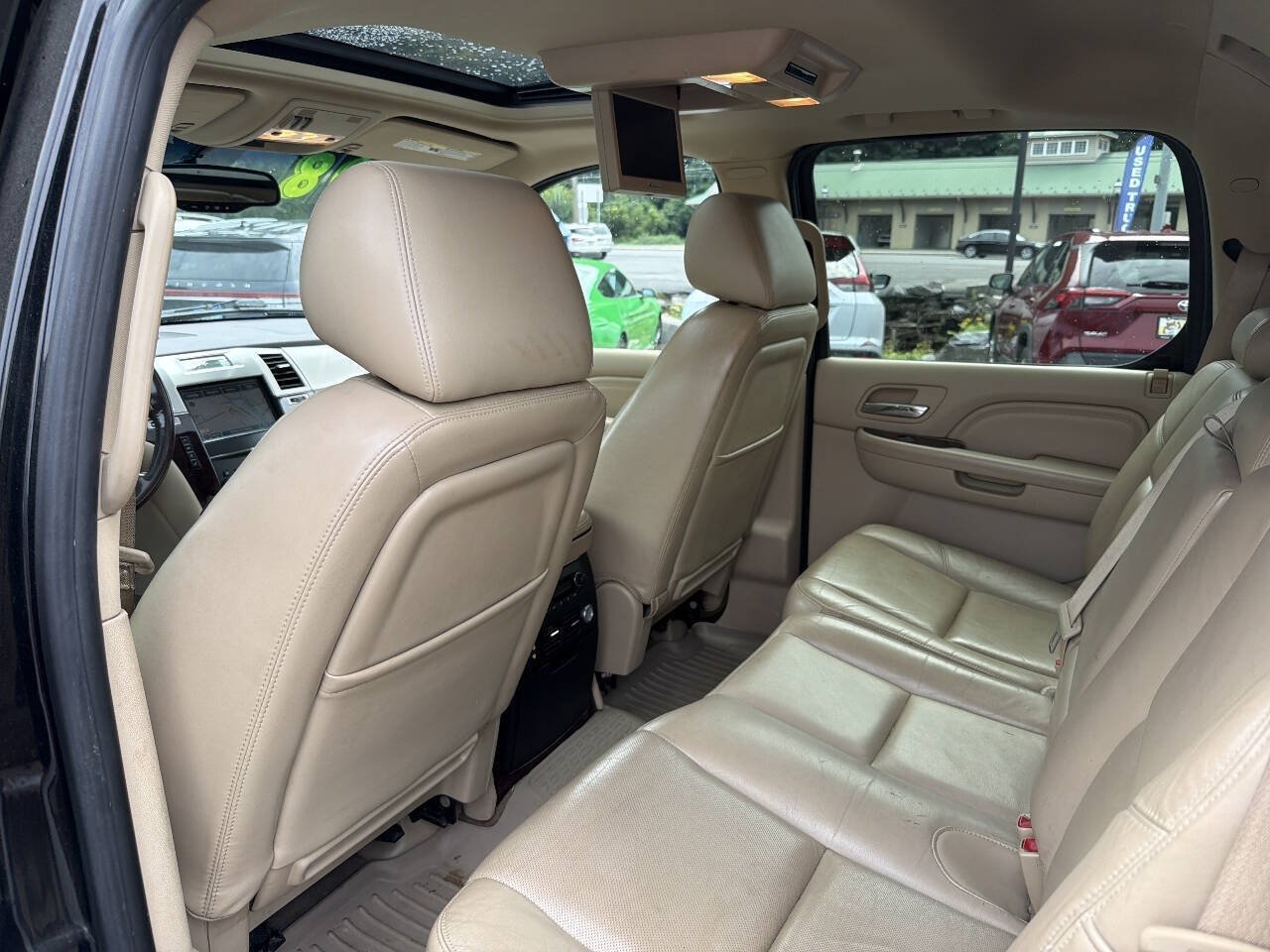 Used 2011 Cadillac Escalade EXT Luxury AWD/4WD image 22
