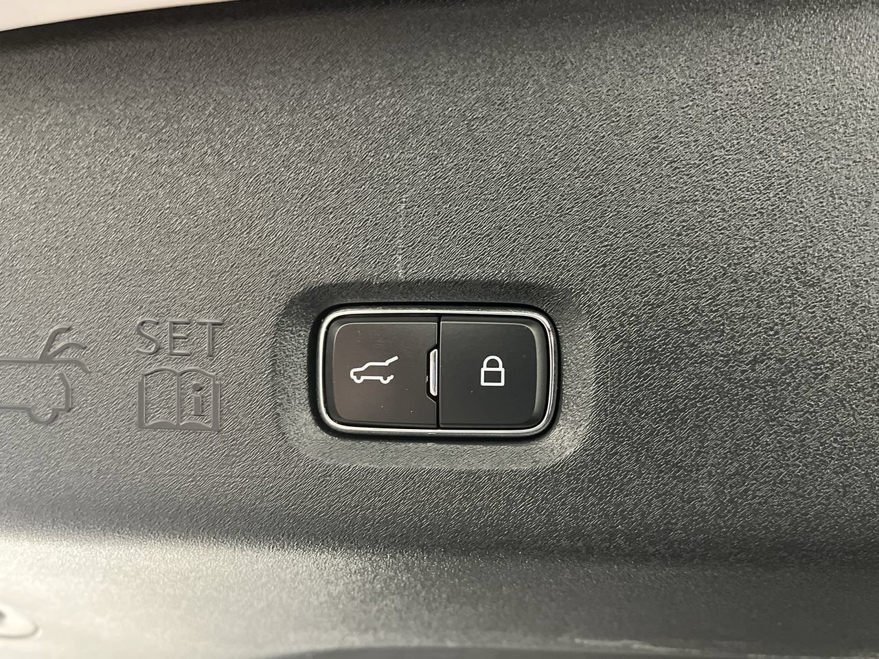 Certified 2025 Ford Expedition Active AWD/4WD image 36