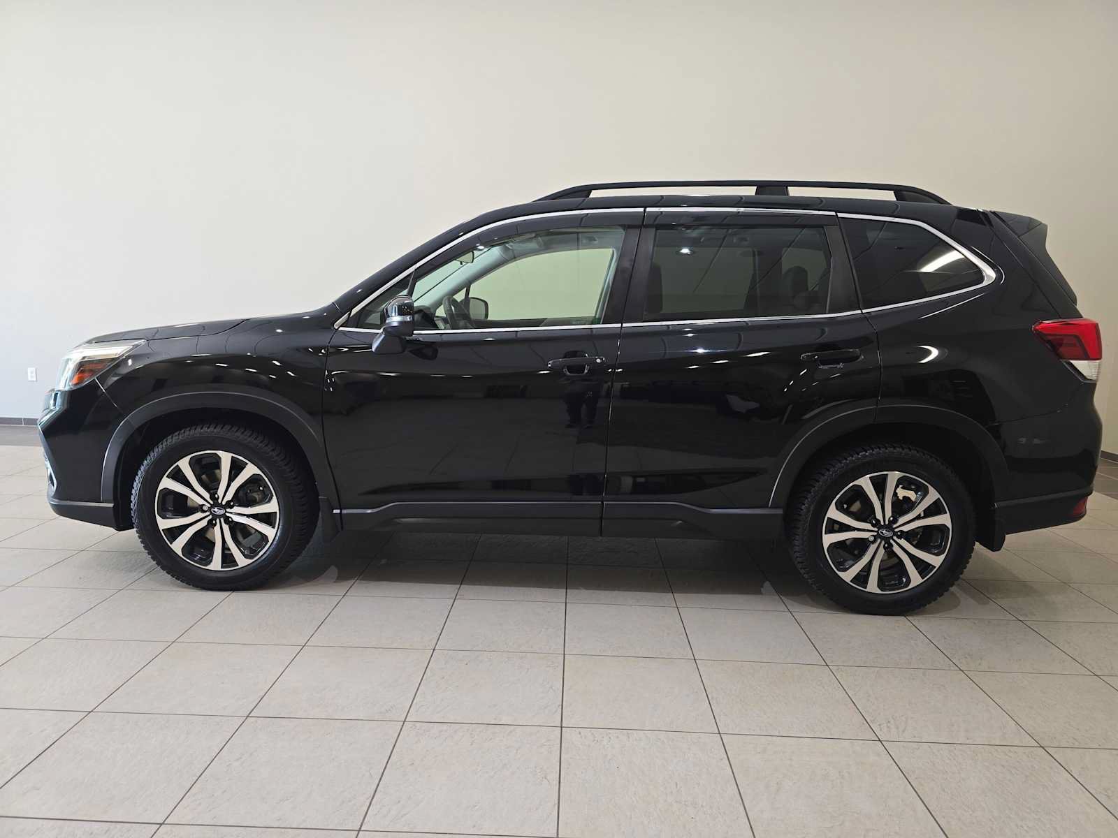 Used 2019 Subaru Forester Limited AWD/4WD image 3