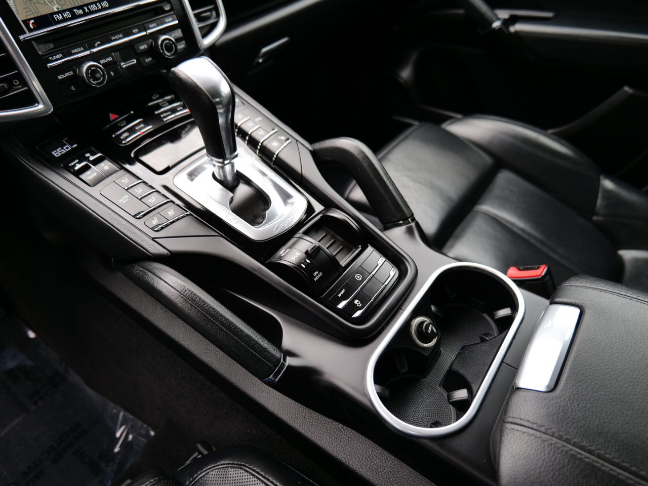 Used 2016 Porsche Cayenne image 32