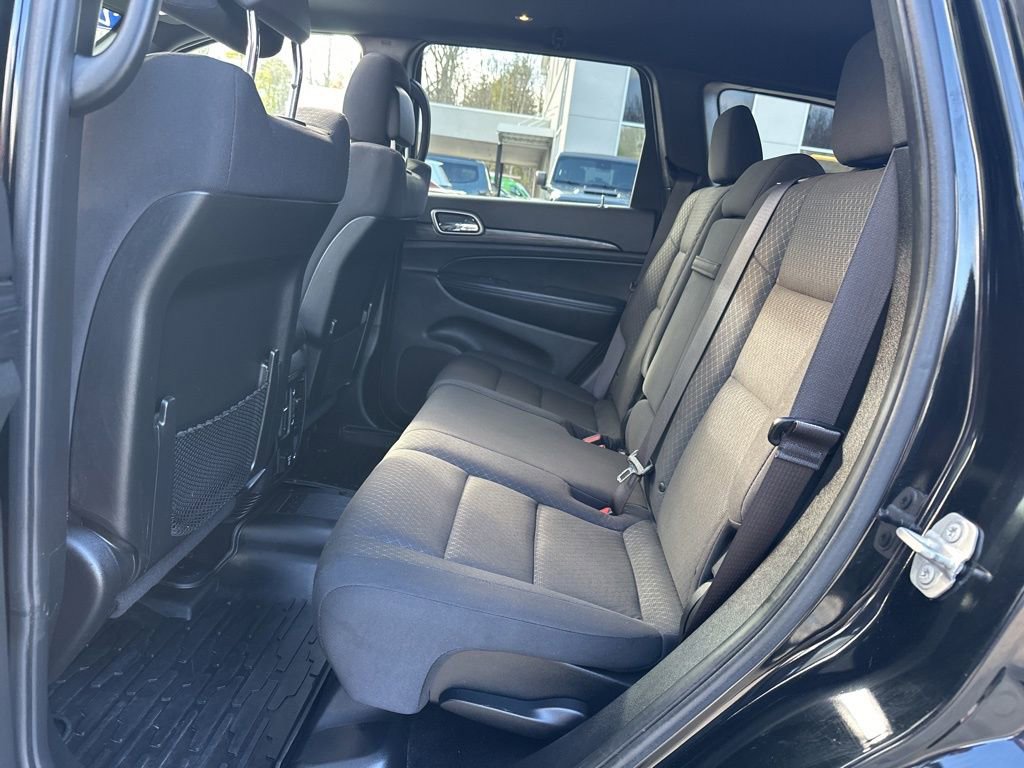 Used 2020 Jeep Grand Cherokee Laredo AWD/4WD image 36