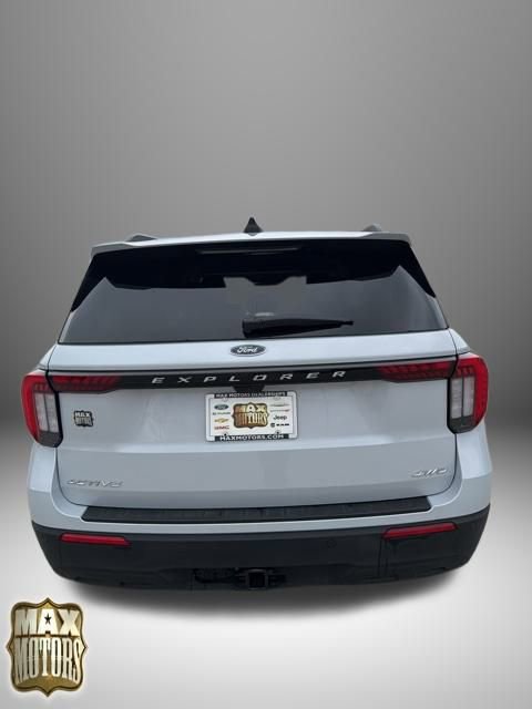 Used 2025 Ford Explorer Active image 5