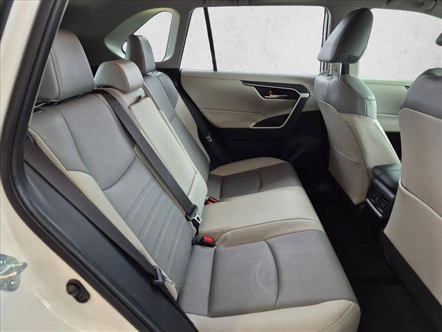 Used 2019 Toyota RAV4 XLE Premium w/ Cold Weather Package FWD image 18