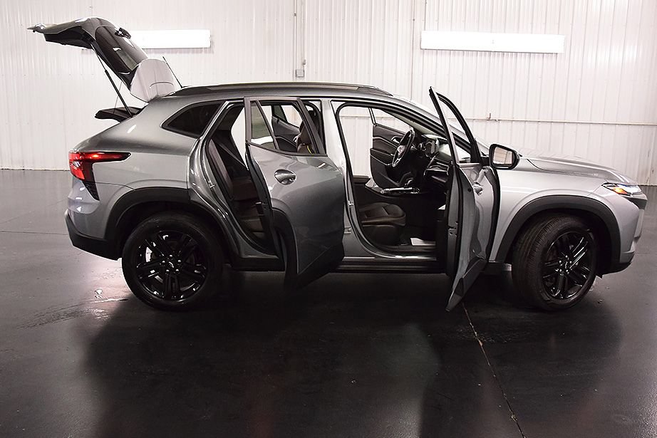 Used 2024 Chevrolet Trax ACTIV w/ Driver Confidence Package FWD image 33