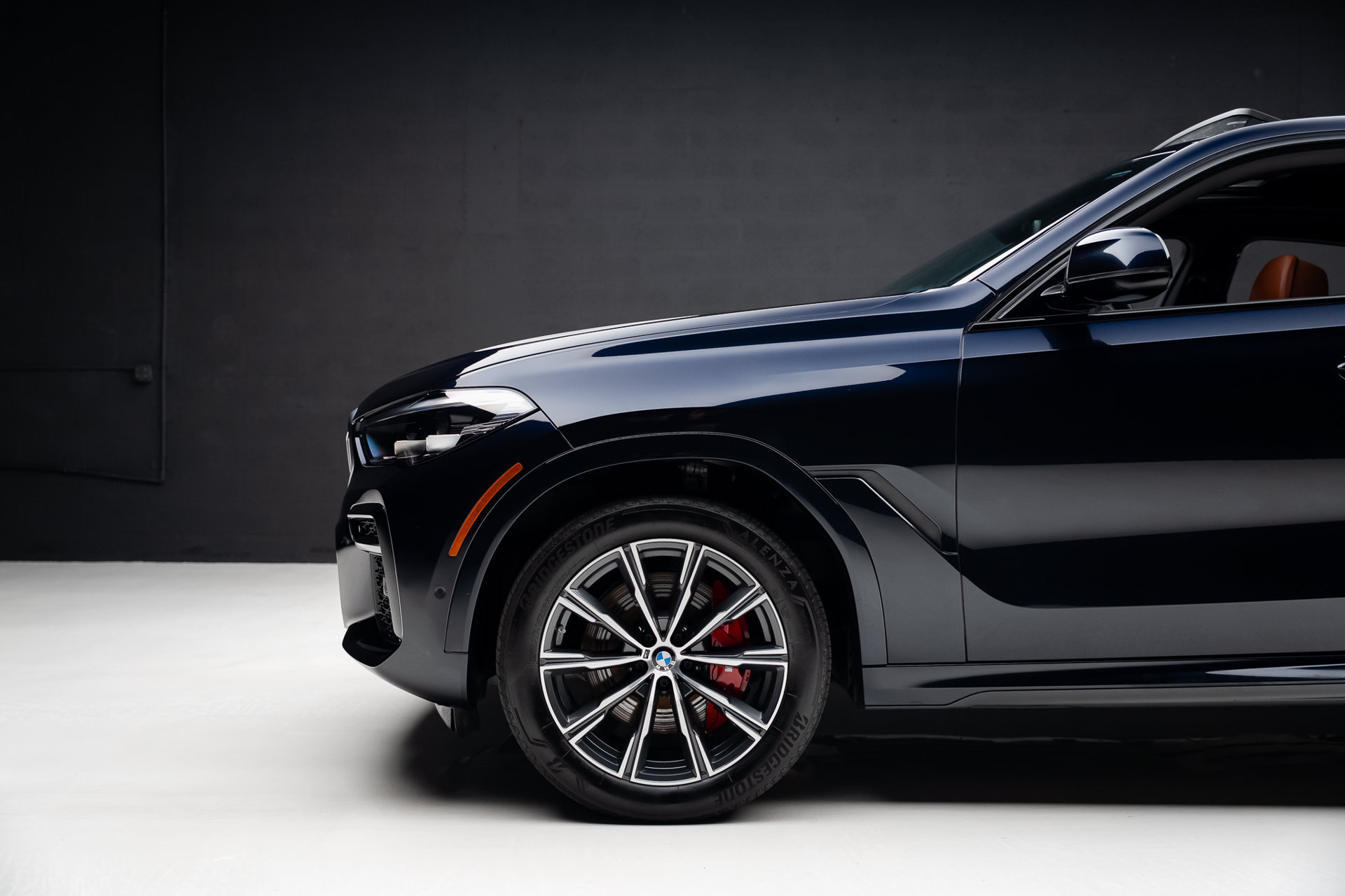 Used 2023 BMW X6 xDrive40i w/ M Sport Package AWD/4WD image 18