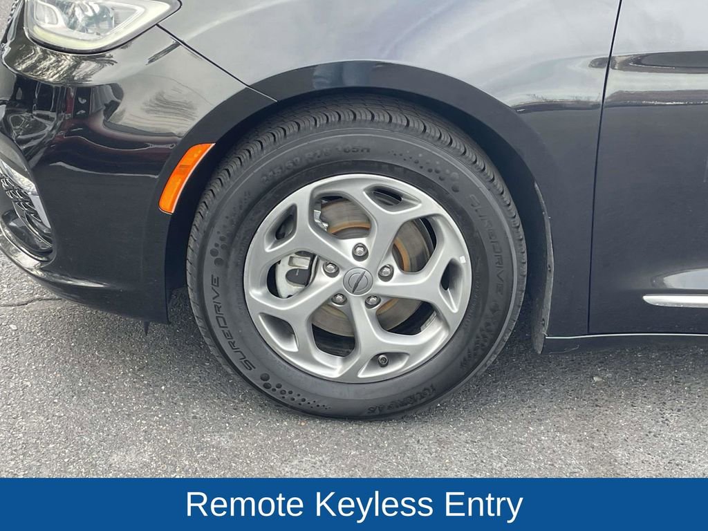 Certified 2023 Chrysler Pacifica Limited image 10