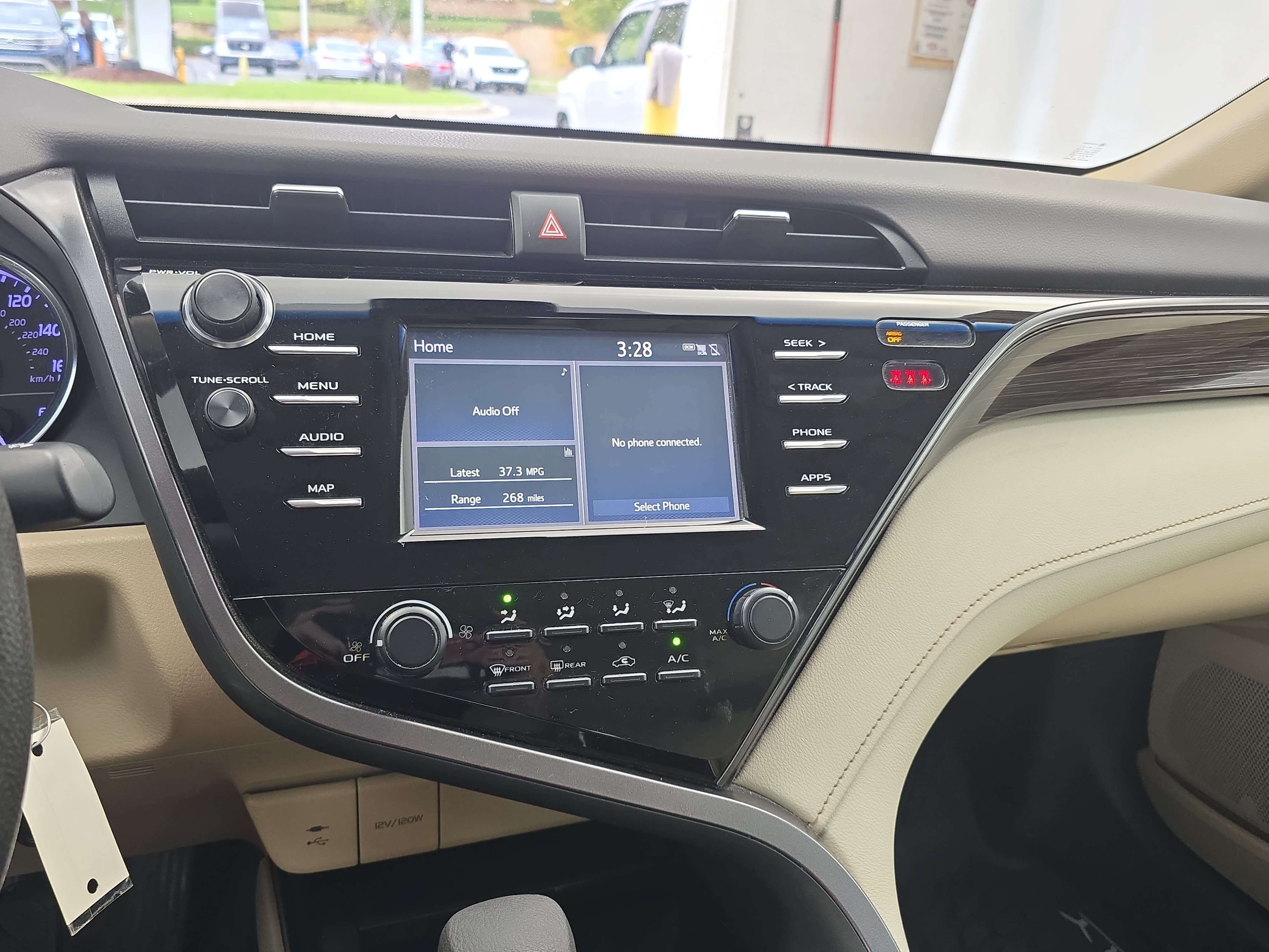 Used 2019 Toyota Camry LE FWD image 19
