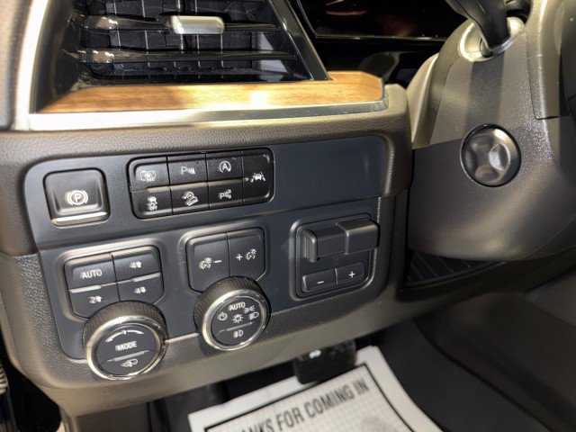 Used 2025 Chevrolet Tahoe High Country image 16