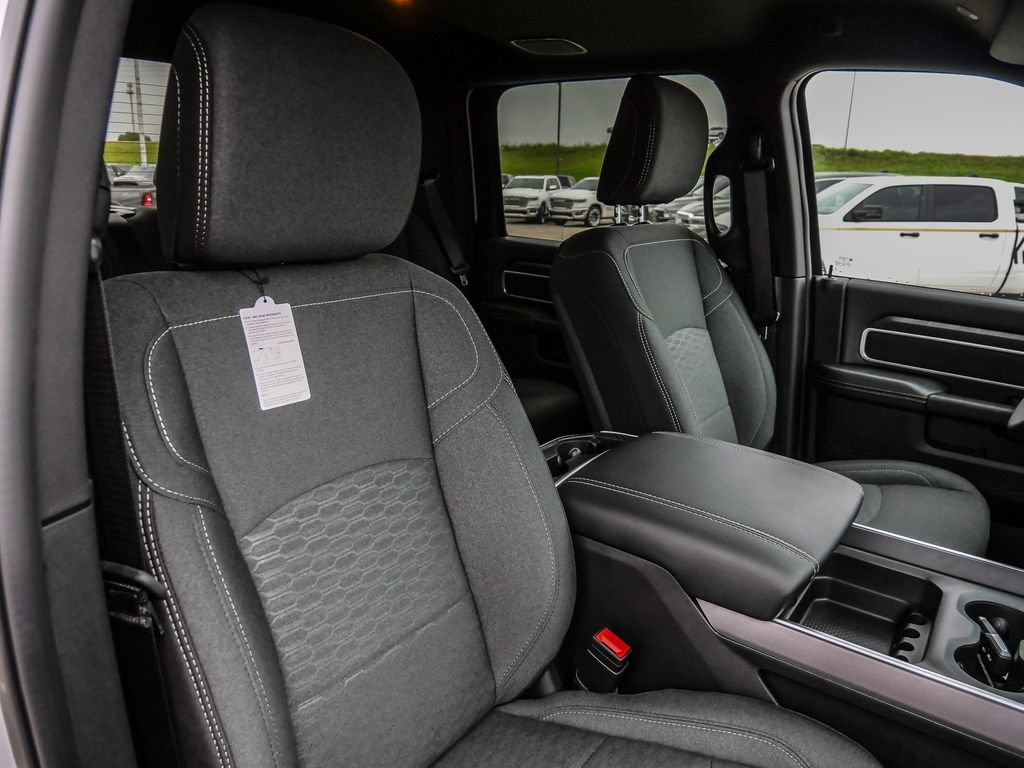 New 2026 RAM 3500 Big Horn AWD/4WD image 22
