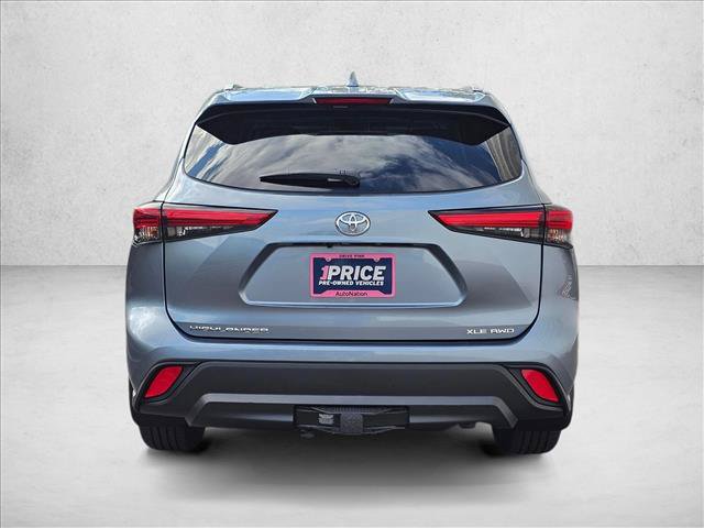 Used 2022 Toyota Highlander XLE AWD/4WD image 6