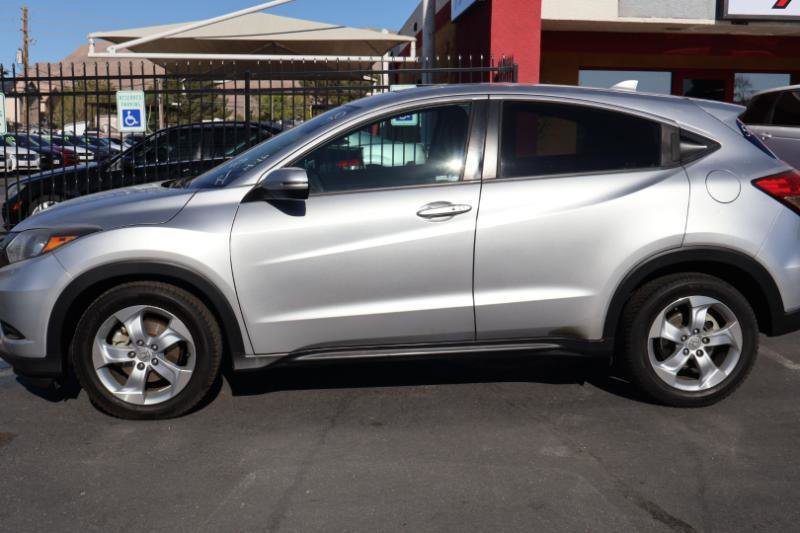 Used 2016 Honda HR-V EX image 4