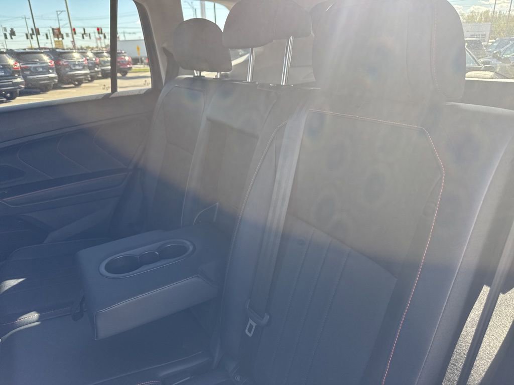 Used 2024 Volkswagen Tiguan SE image 25