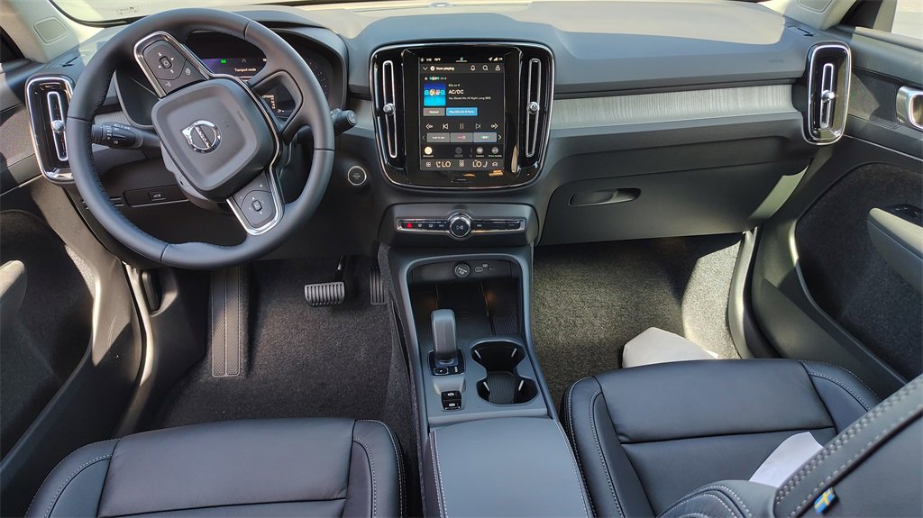New 2026 Volvo XC40 B5 Core image 11