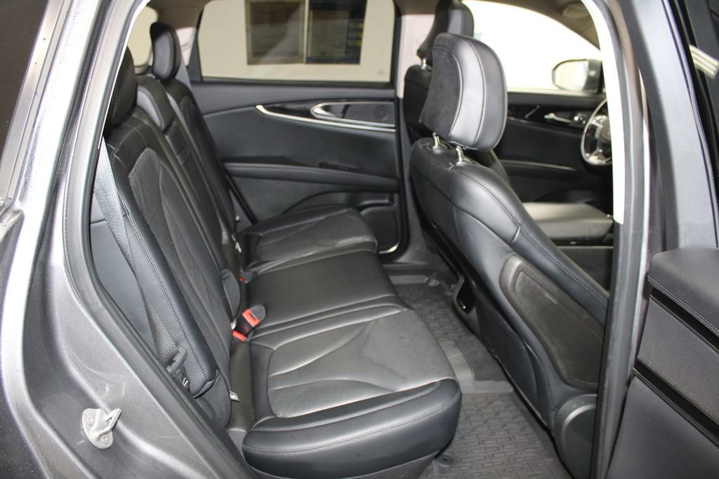 Used 2022 Lincoln Nautilus Reserve image 33