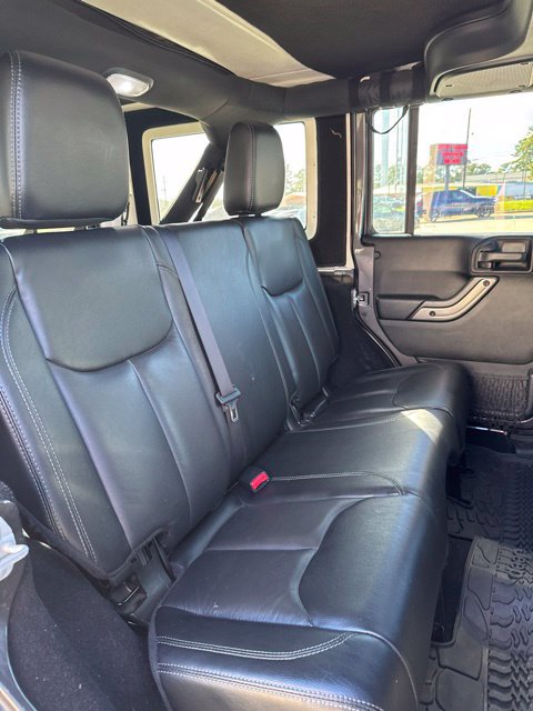 Used 2018 Jeep Wrangler Unlimited Sahara AWD/4WD image 11
