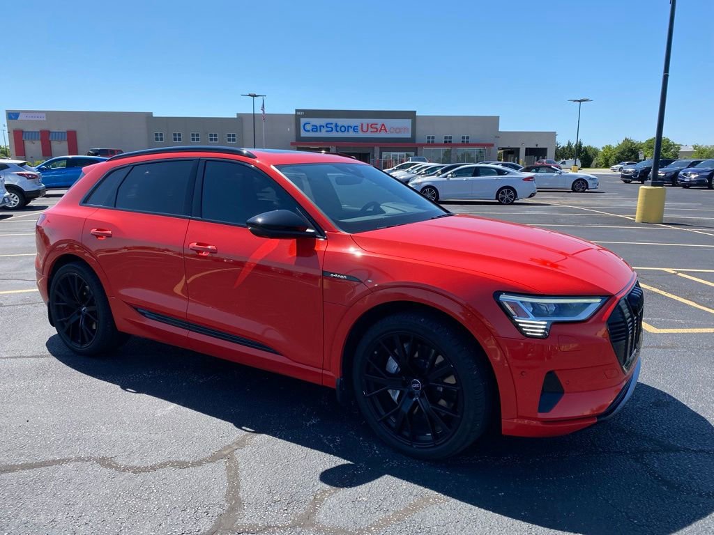 Used 2019 Audi e-tron Prestige w/ Prestige Package AWD/4WD image 1